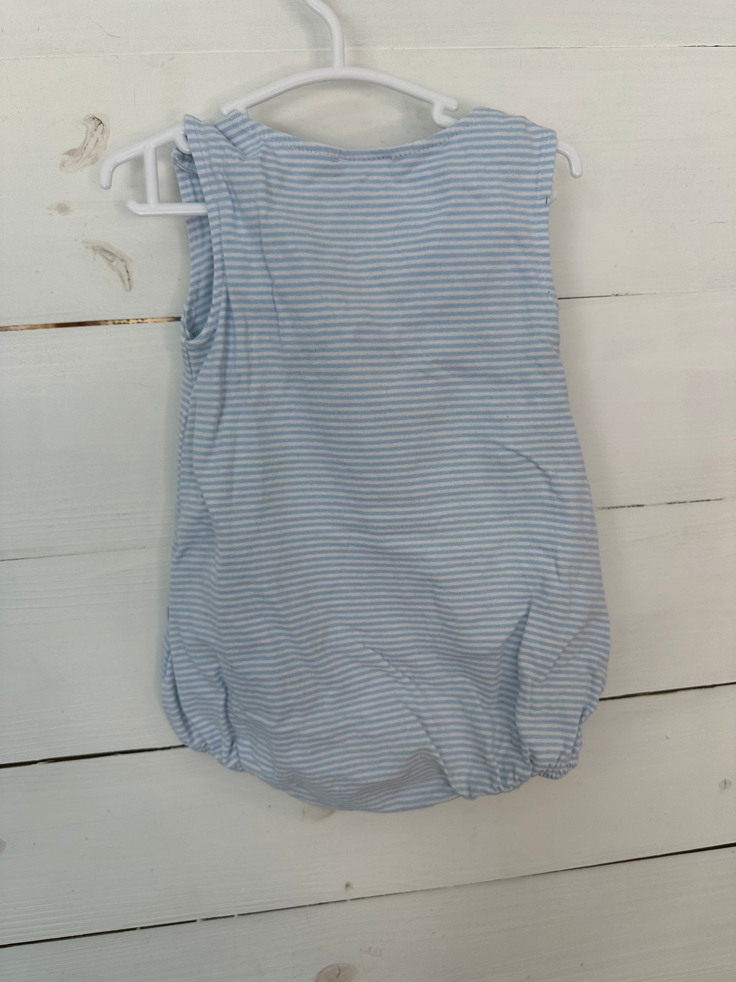 9M - Stichy Fish Blue & White Fish Bubble