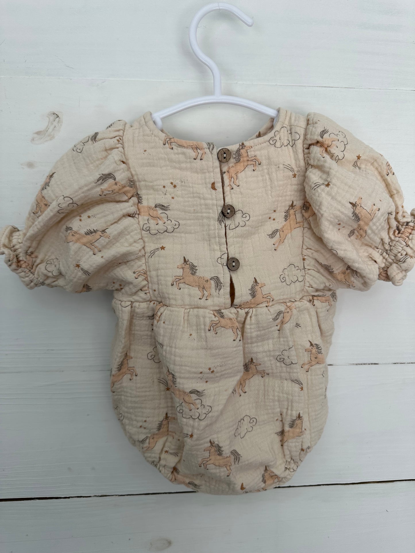 3-6M - Quincy Mae Beige Unicorn Bubble