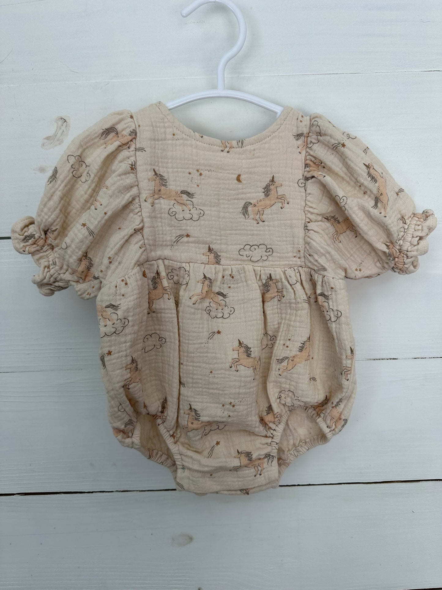 3-6M - Quincy Mae Beige Unicorn Bubble