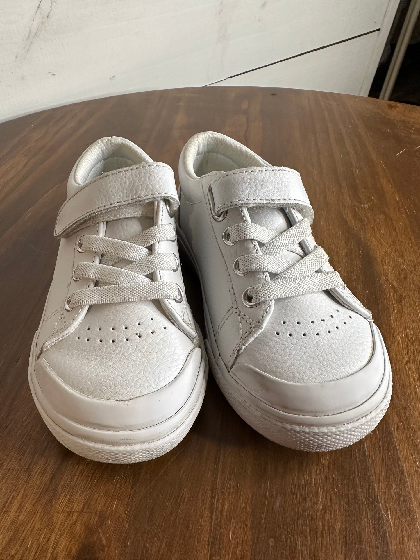 6- Footmates - White Sneakers