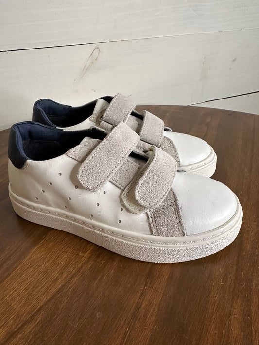 9.5 Geox Respira White & Navy Casual Sneaker