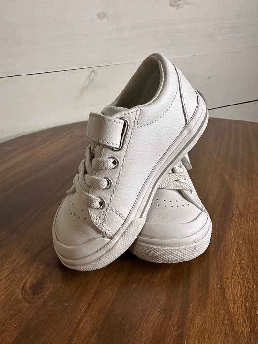 6- Footmates - White Sneakers