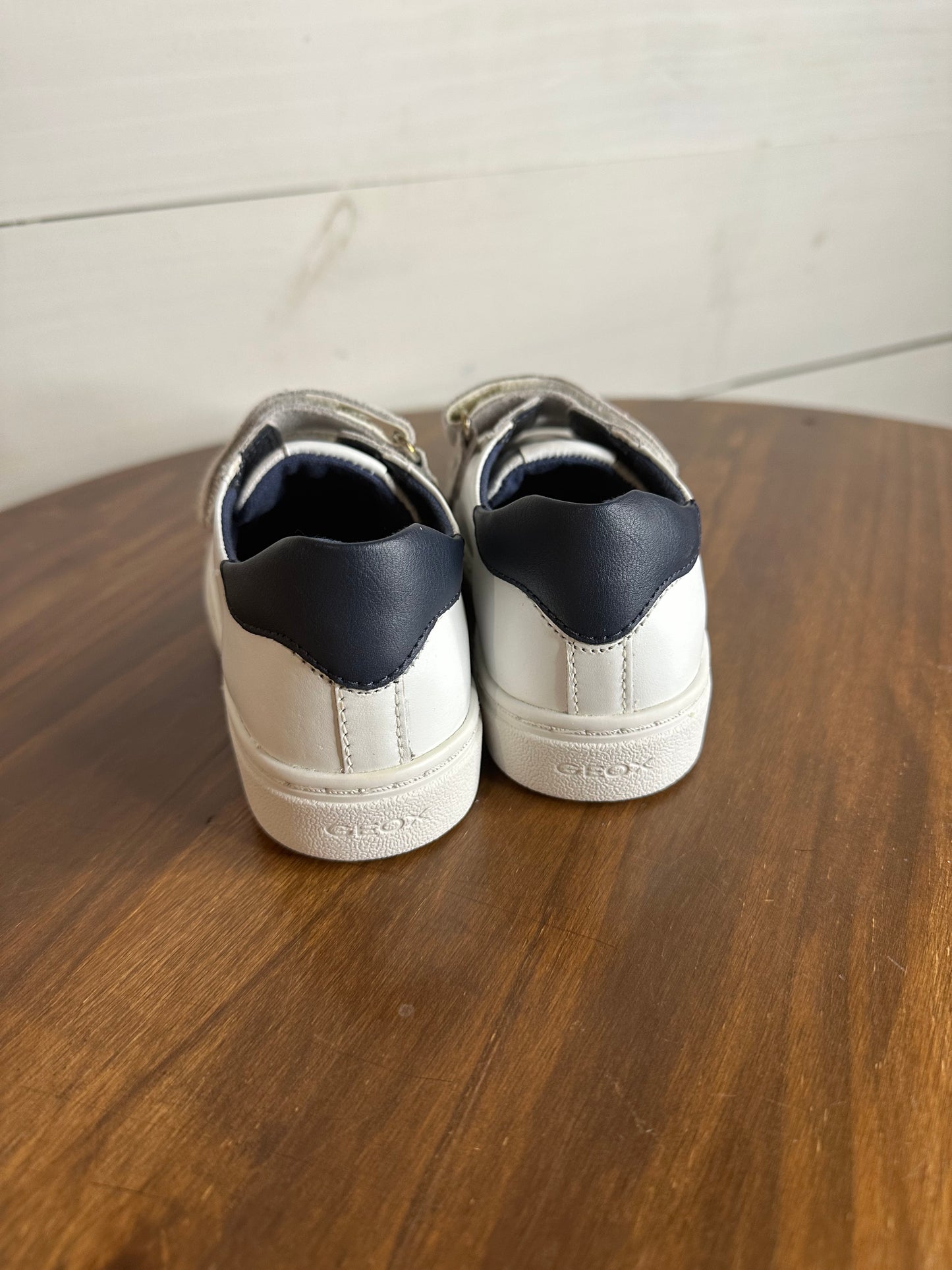 9.5 Geox Respira White & Navy Casual Sneaker