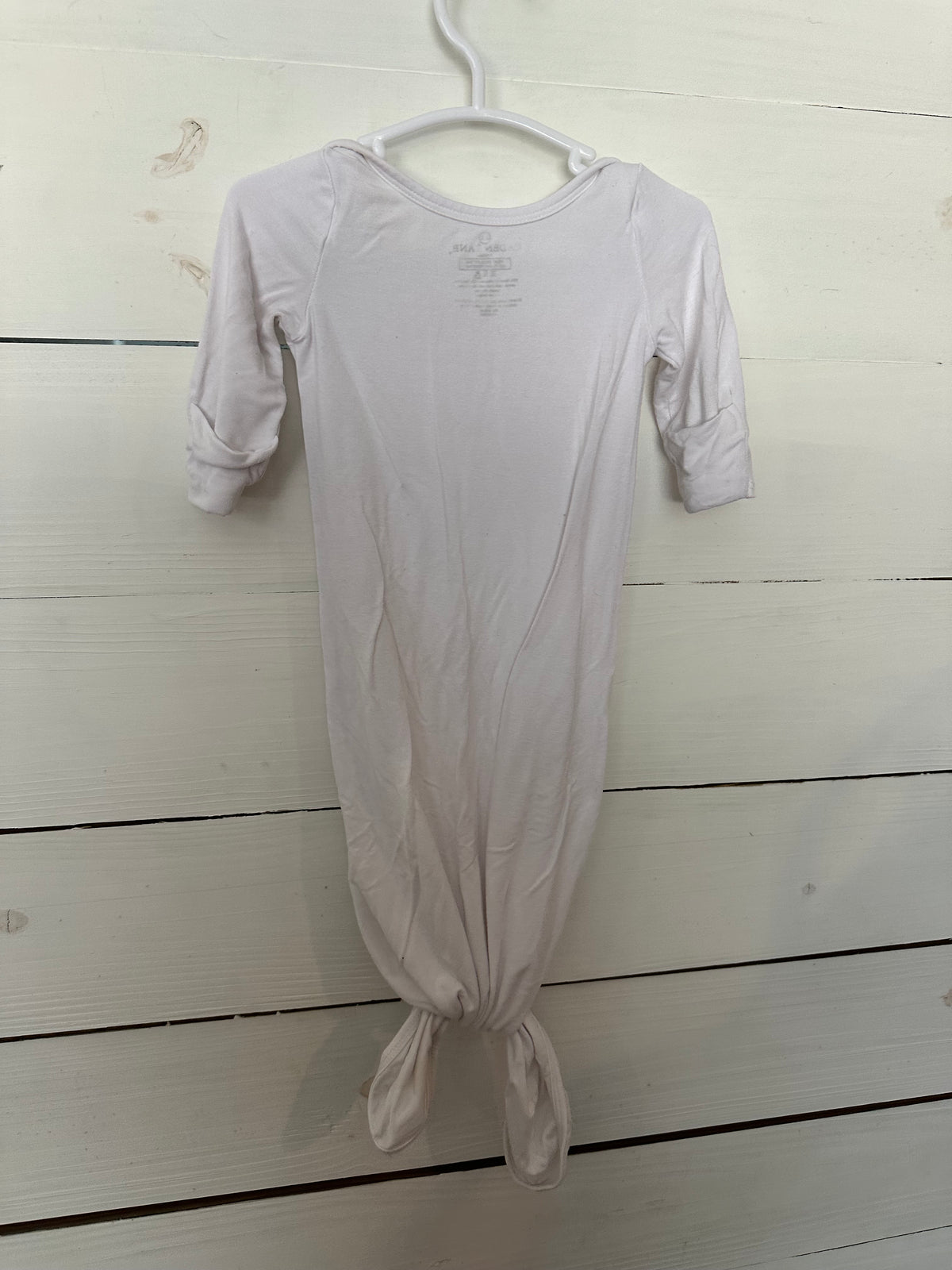 0-3M  (7-14LB) - Caden Lane Knotted Gown with Buttons