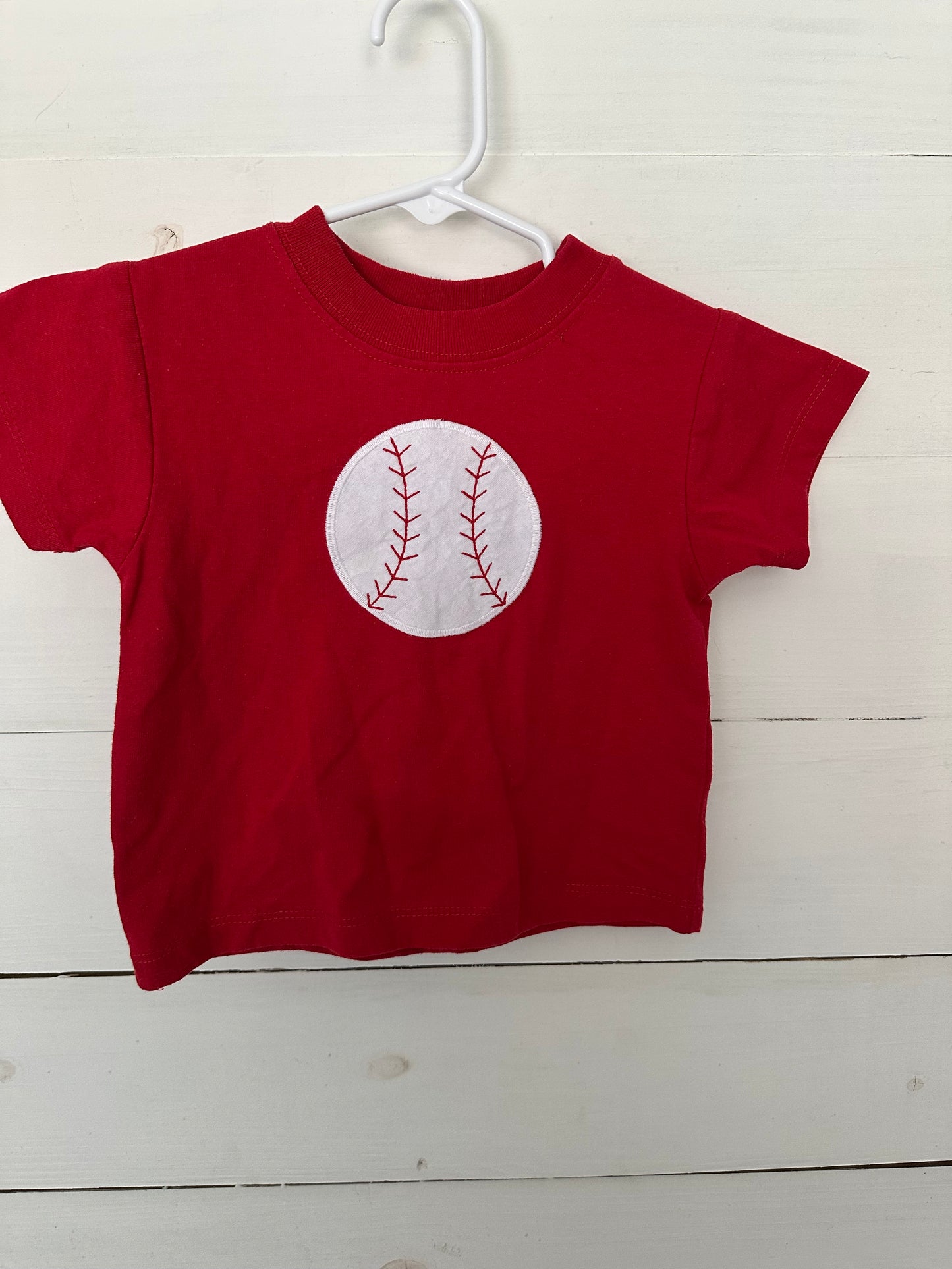 12m - Bailey Boys: Red t-shirt with appliqued baseball