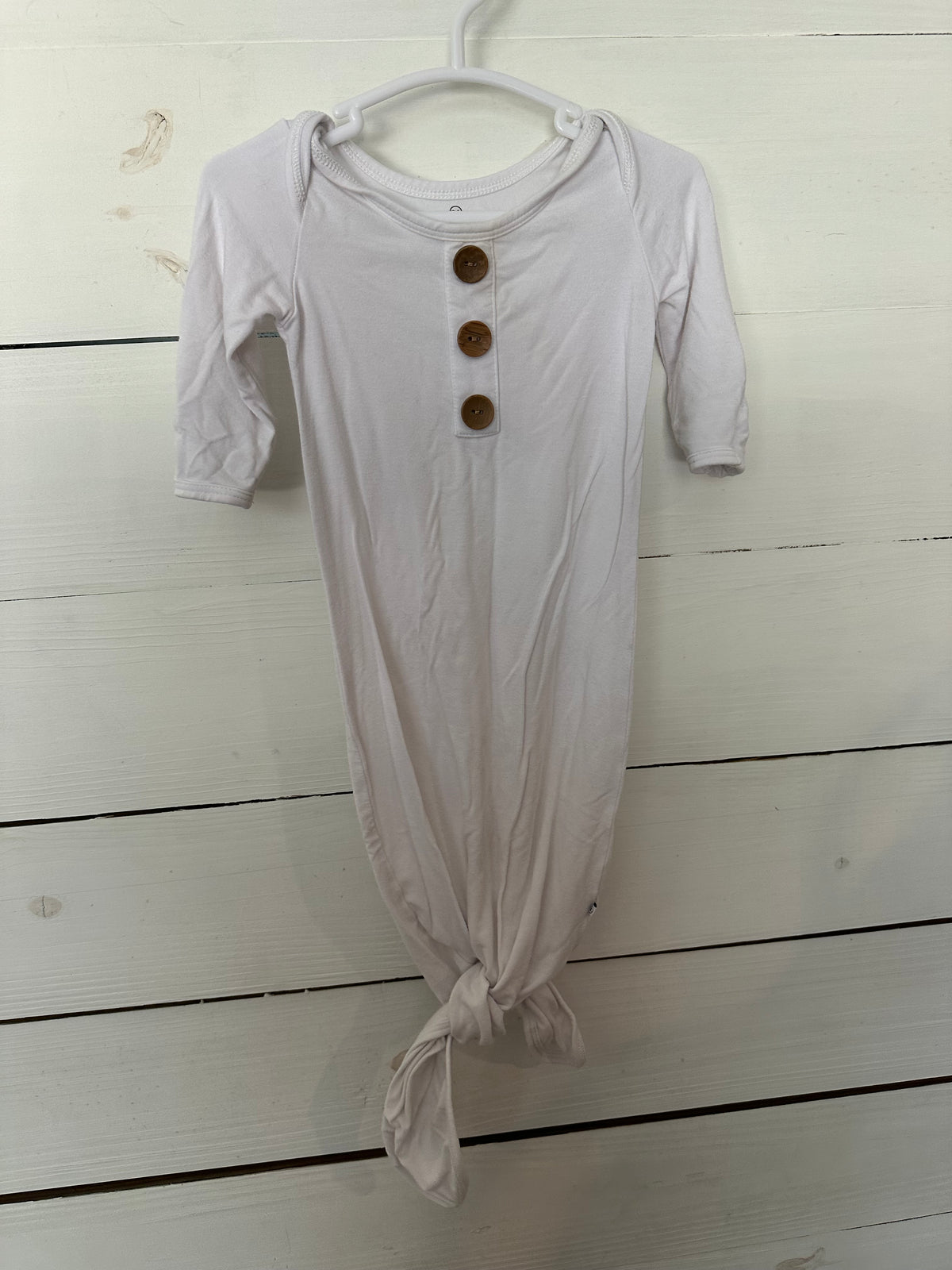 0-3M  (7-14LB) - Caden Lane Knotted Gown with Buttons