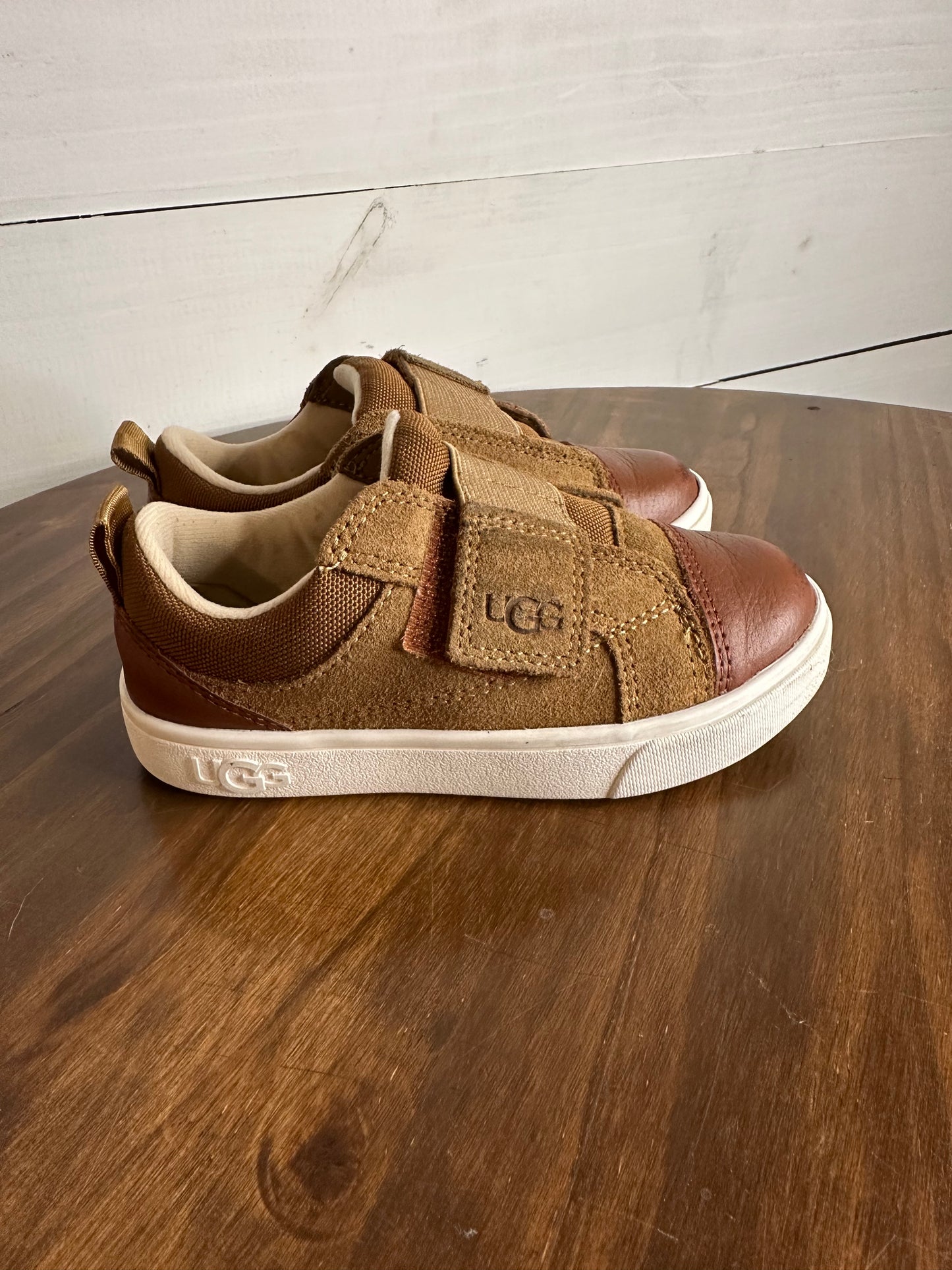 9 - Ugg Brown Casual Sneakers
