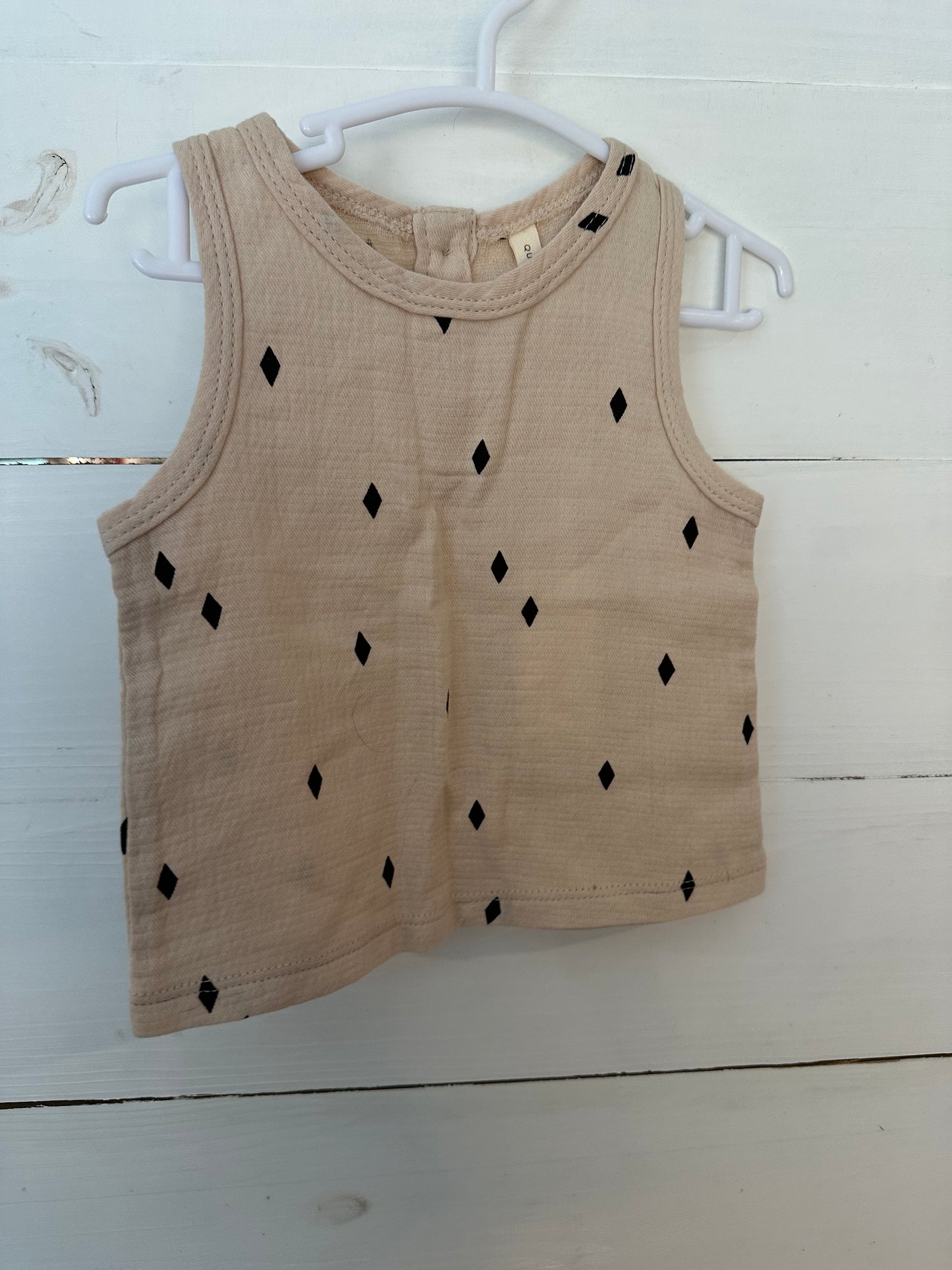 3-6M - NWT Quincy Mae Beige Tank with Black Diamonds