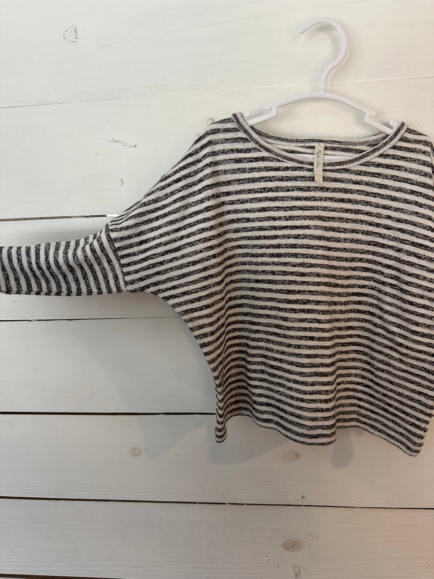 2-3t - Rylee & Cru Grey Striped Shirt