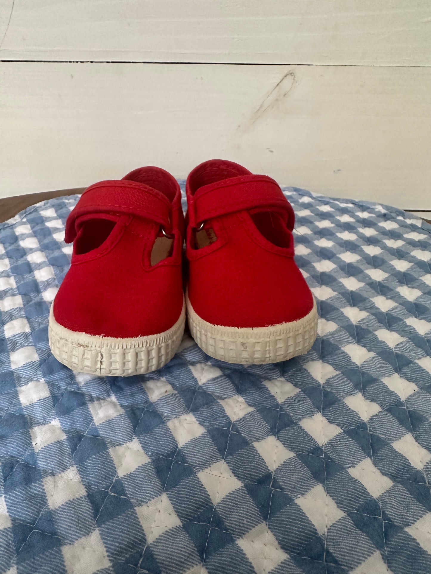 Cienta Red Velcro T Strap