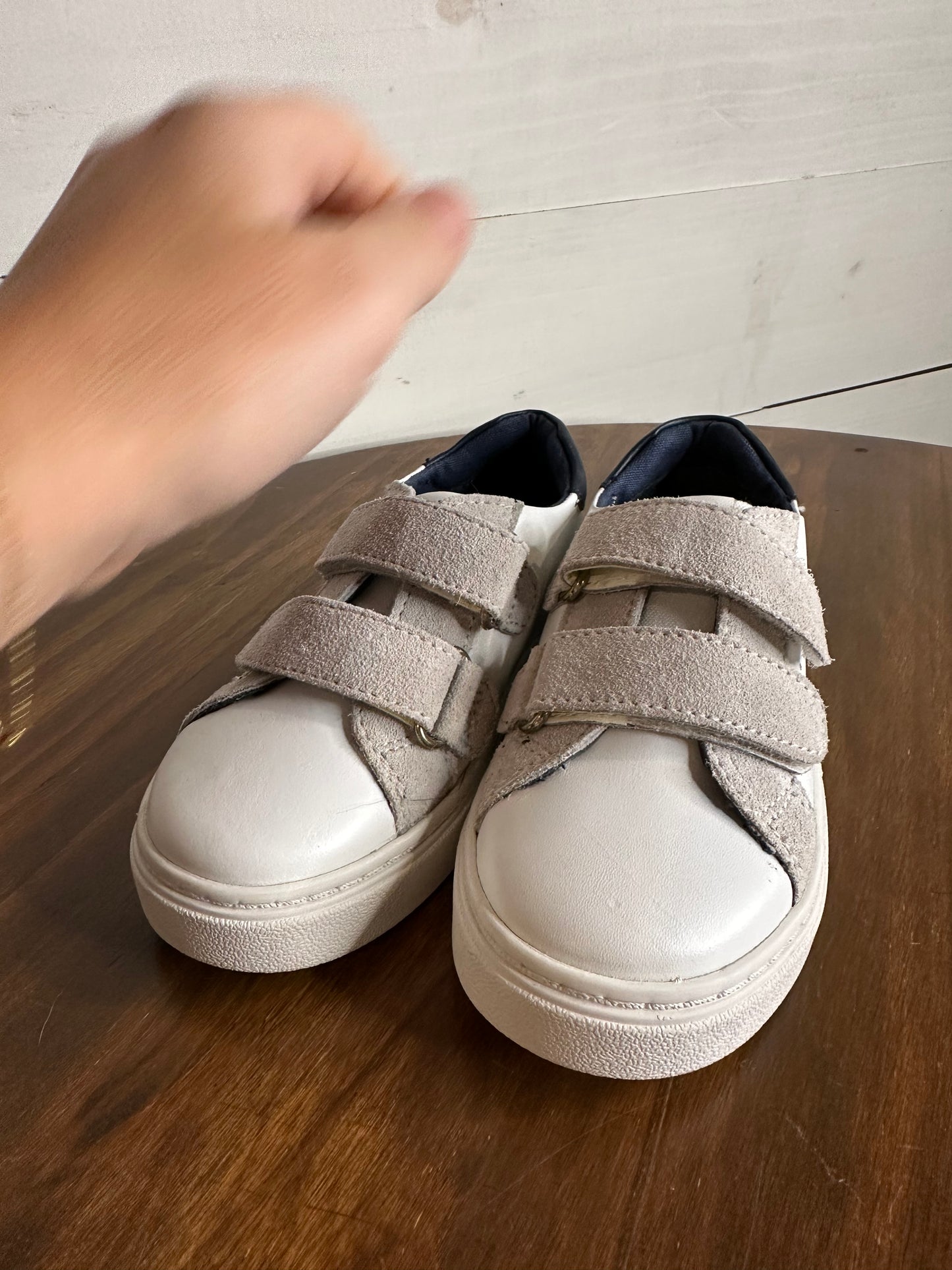 9.5 Geox Respira White & Navy Casual Sneaker