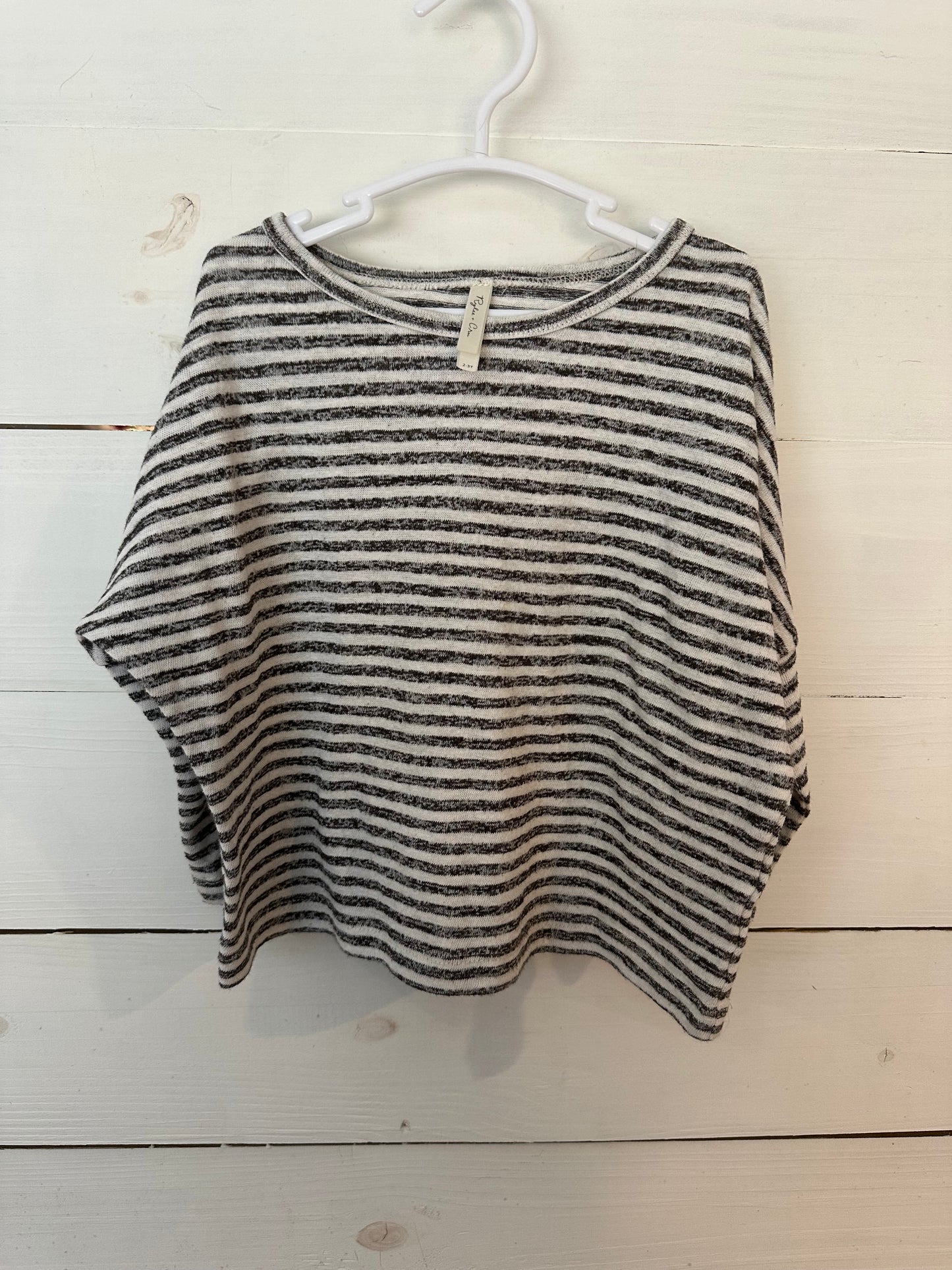 2-3t - Rylee & Cru Grey Striped Shirt