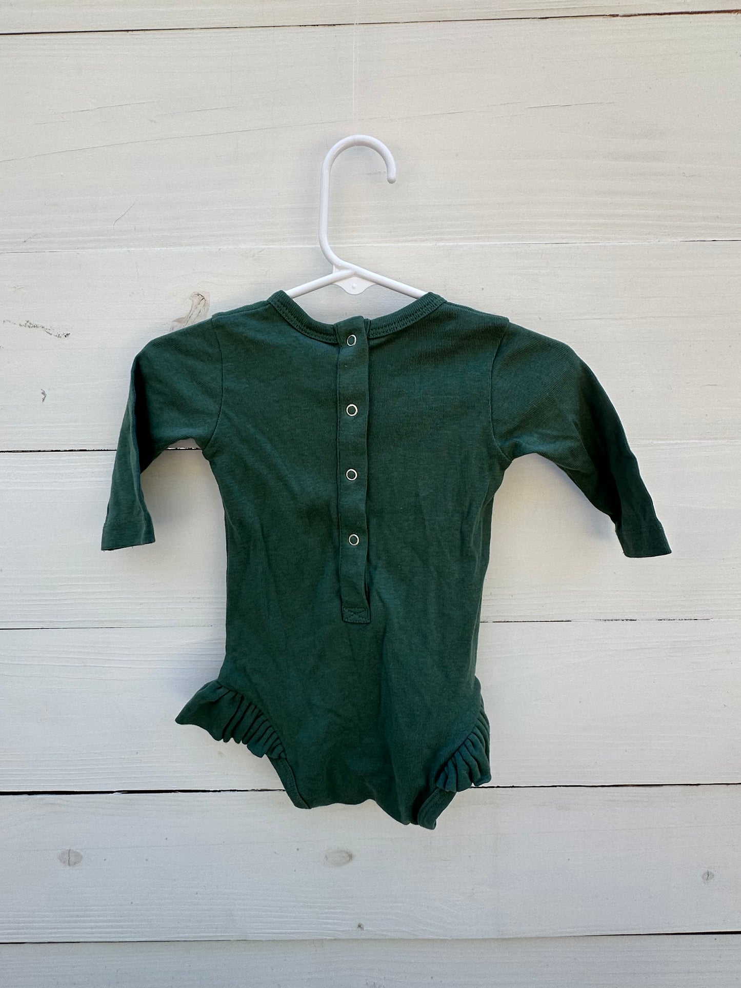 3/6M- Kate Quinn NWT Evergreen Onesie with Ruffled Leg Details
