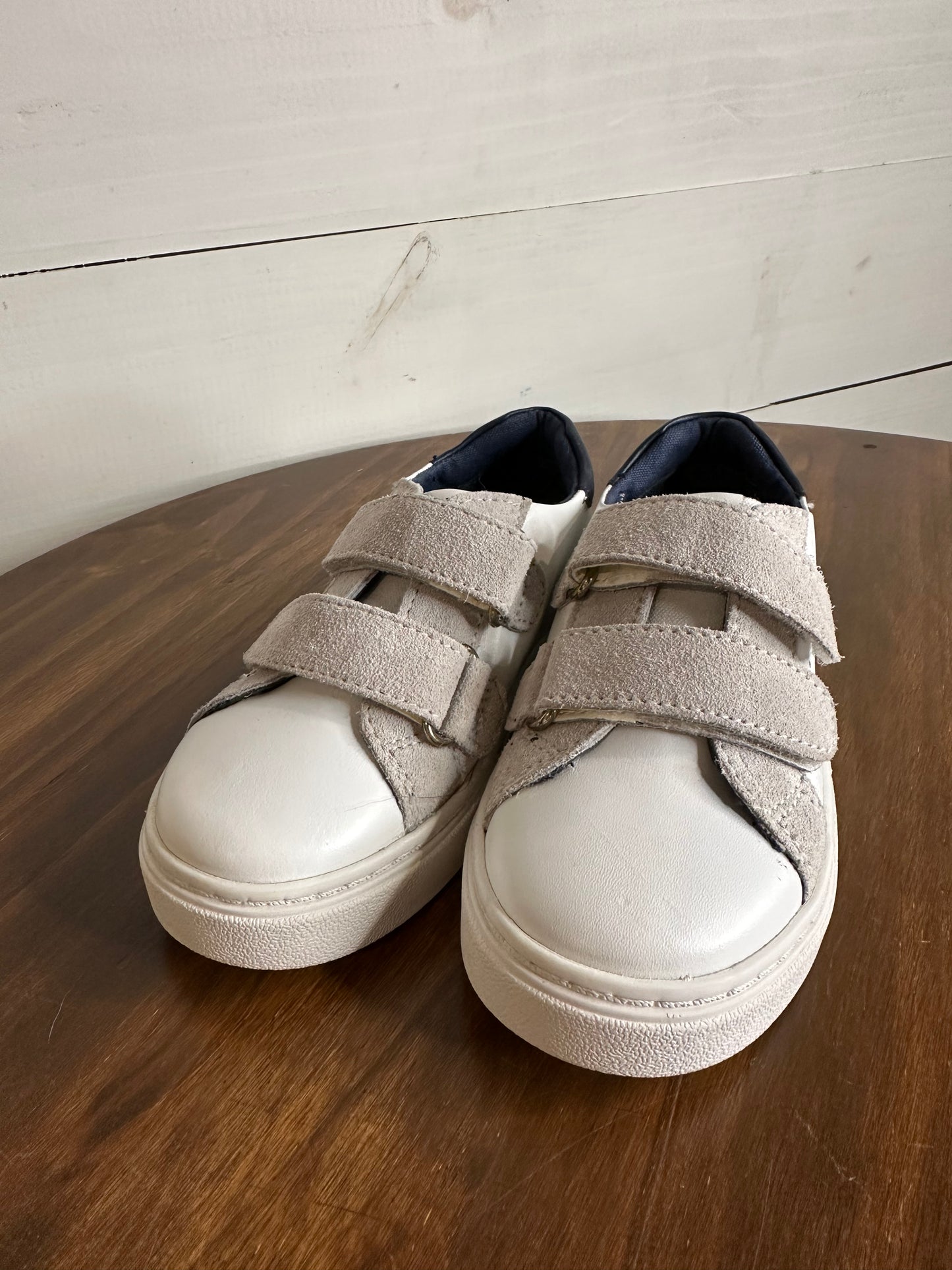 9.5 Geox Respira White & Navy Casual Sneaker